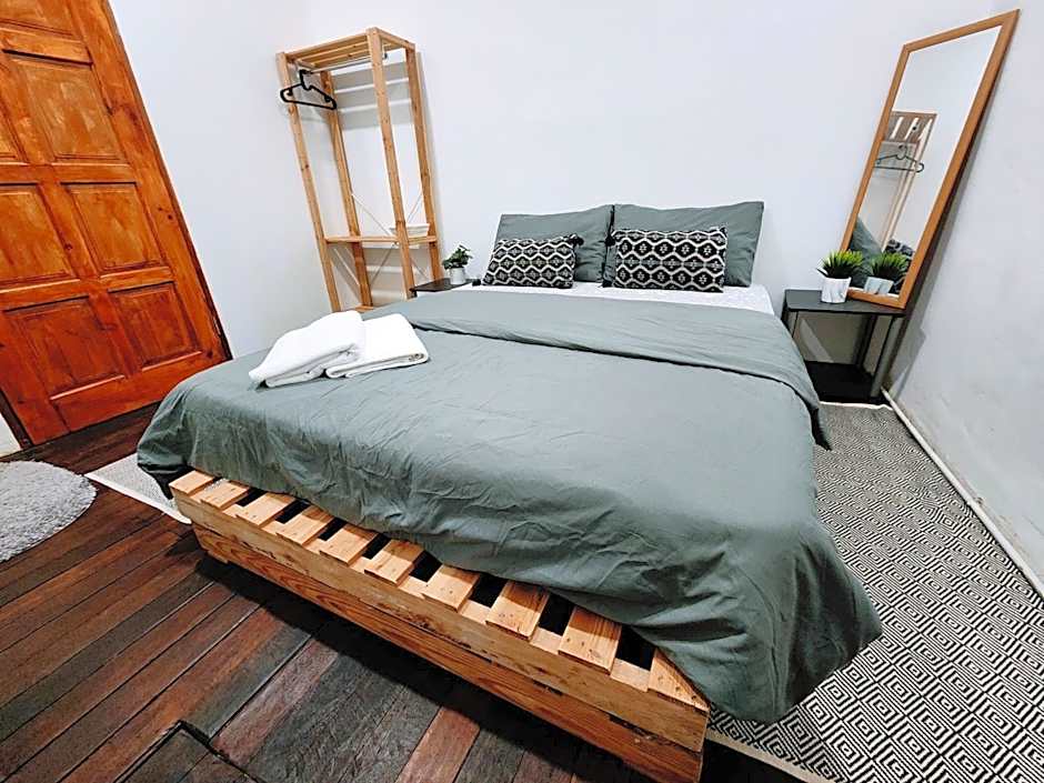 Upspot Kuching Waterfront Premium Hostel