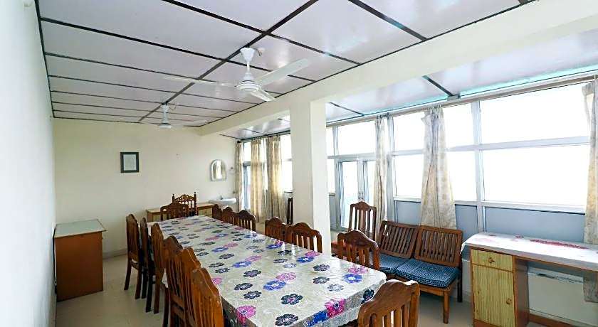 OYO 24525 Hotel Country Lodge