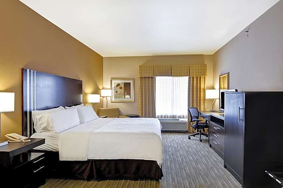 Holiday Inn Express Hotel & Suites Milwaukee-New Berlin By IHG