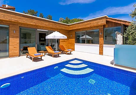 Secluded Sea-View Family Escape-Villa Bella2 Sardunya