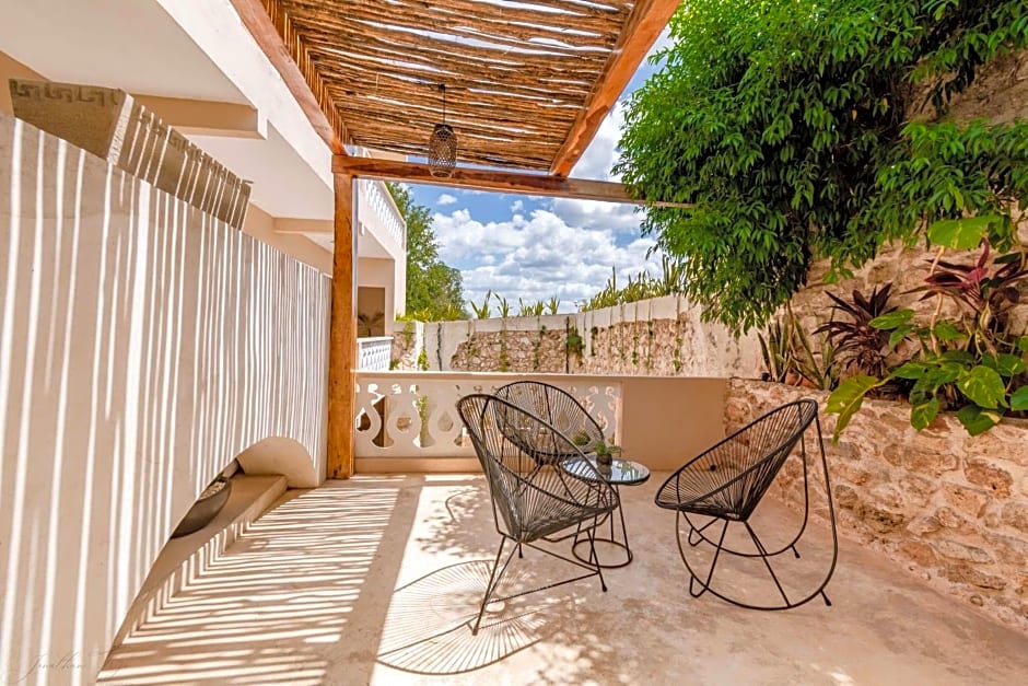 Hotel Colonial Zaci by GuruHotel
