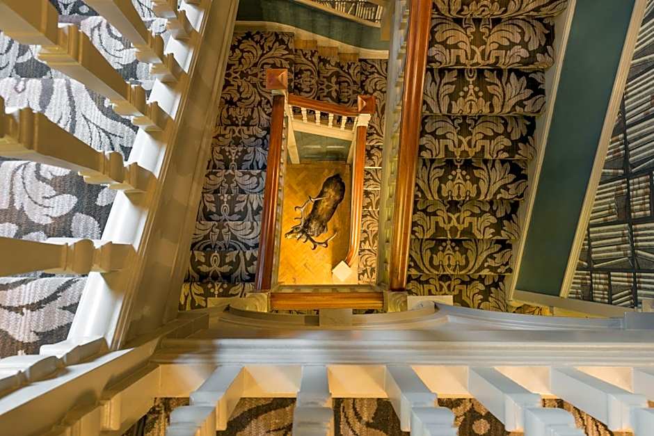 The Crown Manor House Hotel