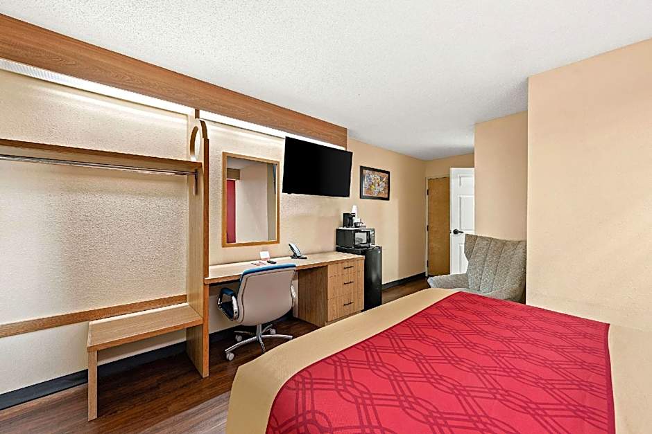 Econo Lodge London North