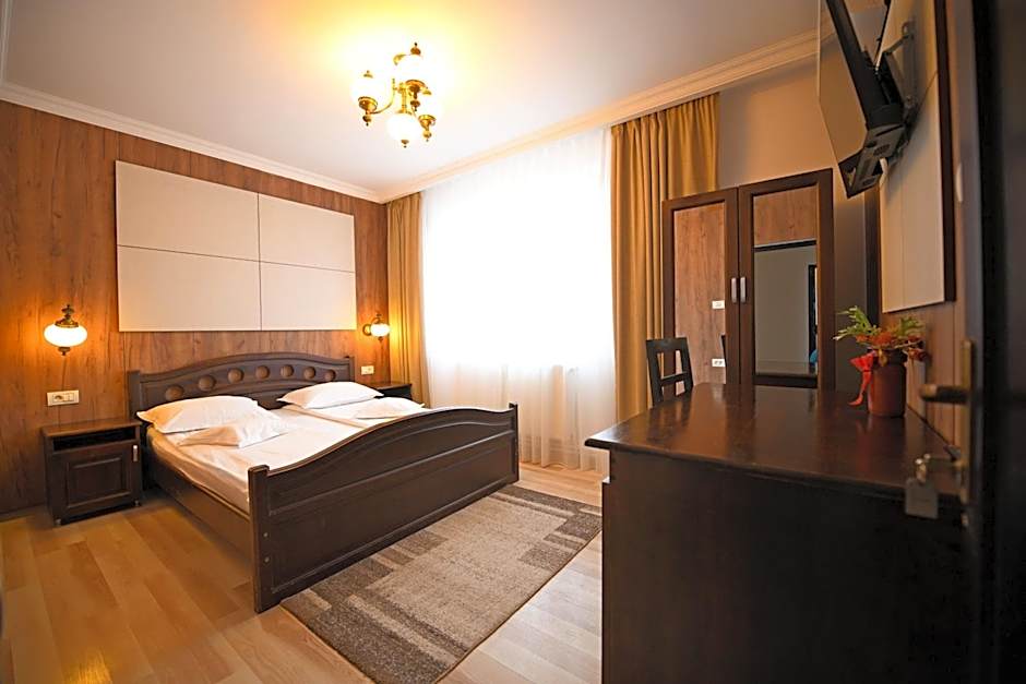 Pensiunea Sarmis Cristal