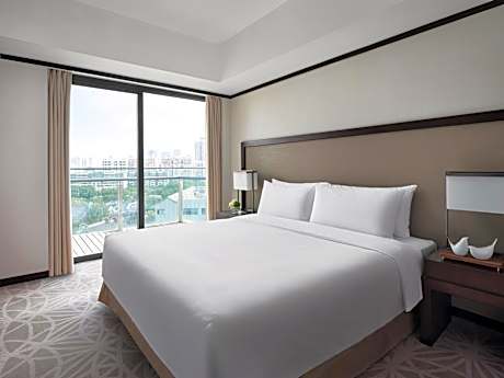 Club One-Bedroom Suite