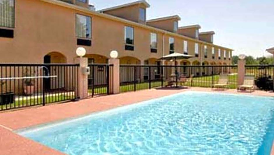 Gray Inn & Suites