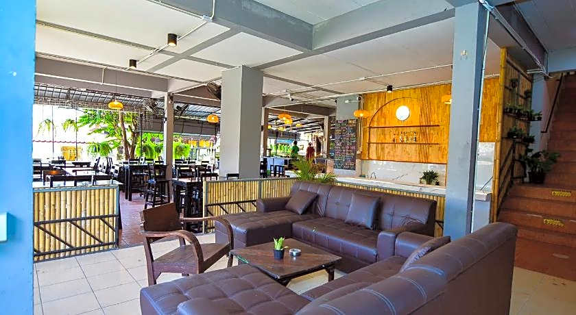 Eclipse Hostel and Bar