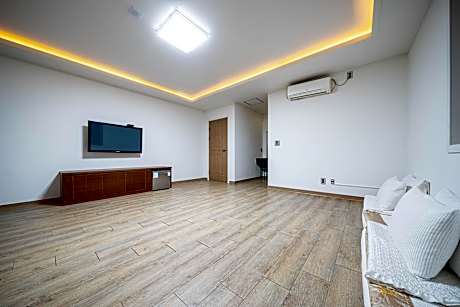Ondol Room