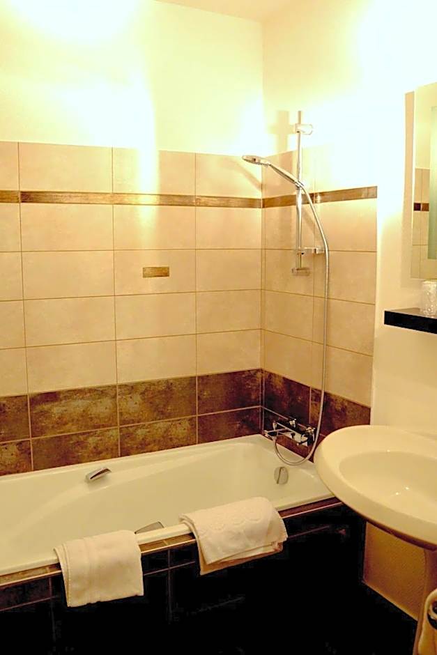 Logis Hotel-Restaurant Saint Romain
