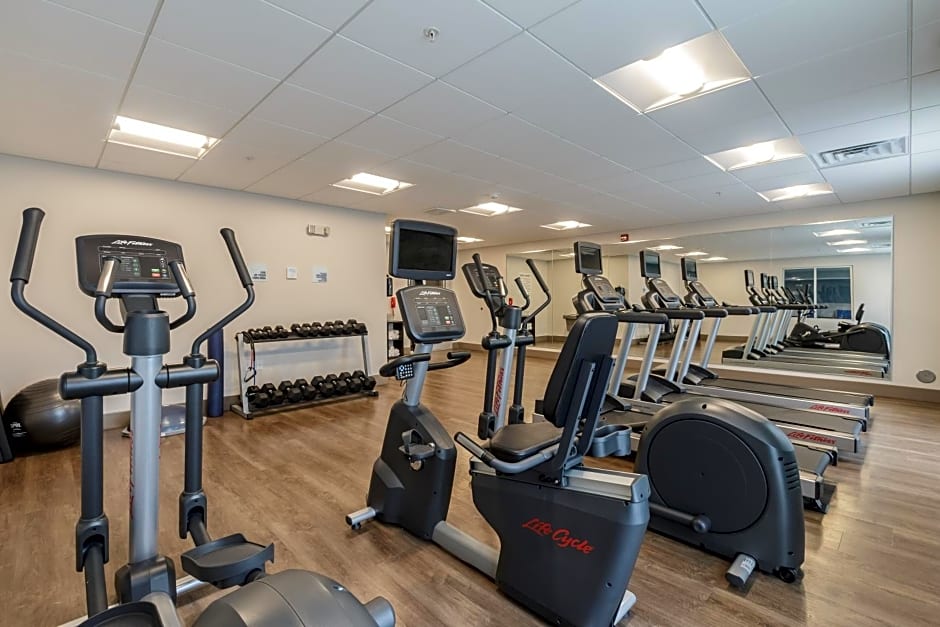 Holiday Inn Express and Suites- South Bend Casino By IHG