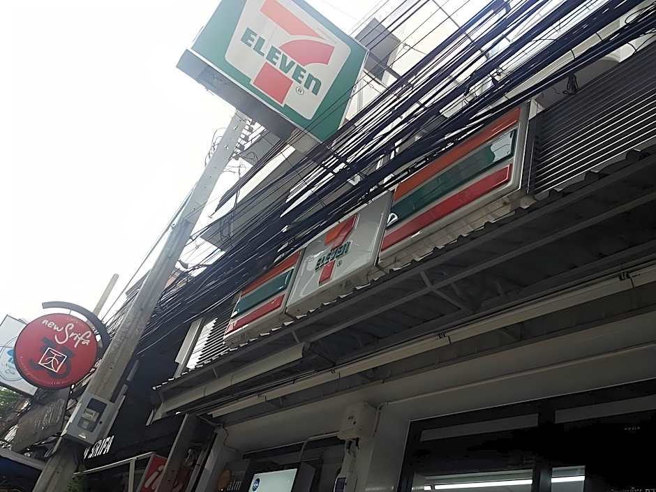 Matchbox Bangkok Hostel