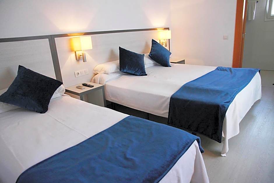 Parrots Sitges Hotel