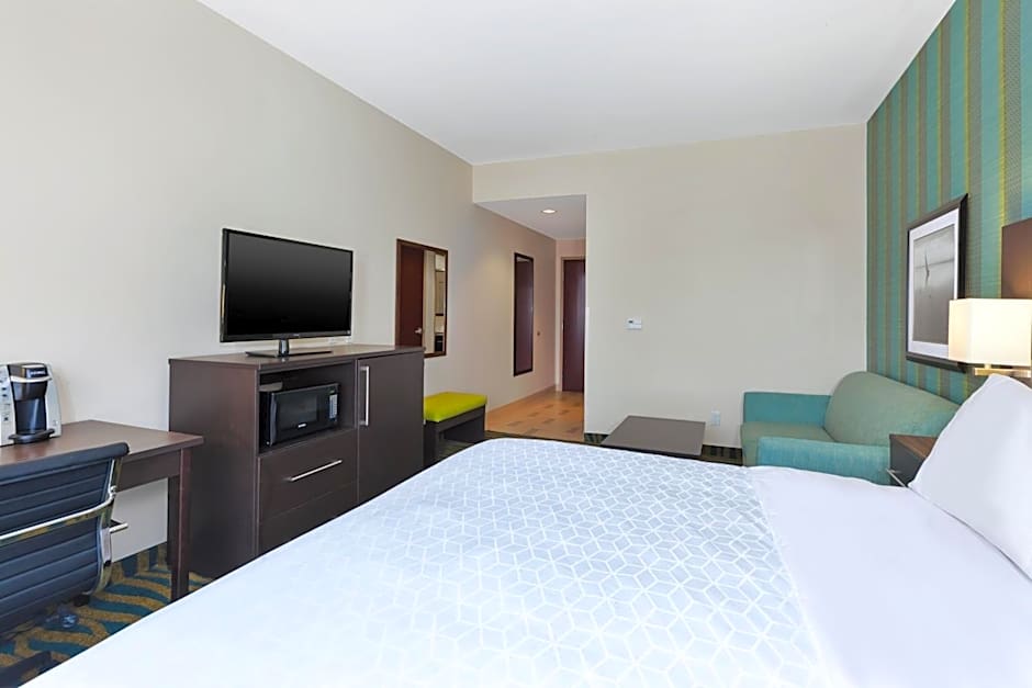 Holiday Inn Express & Suites Southport - Oak Island Area By IHG