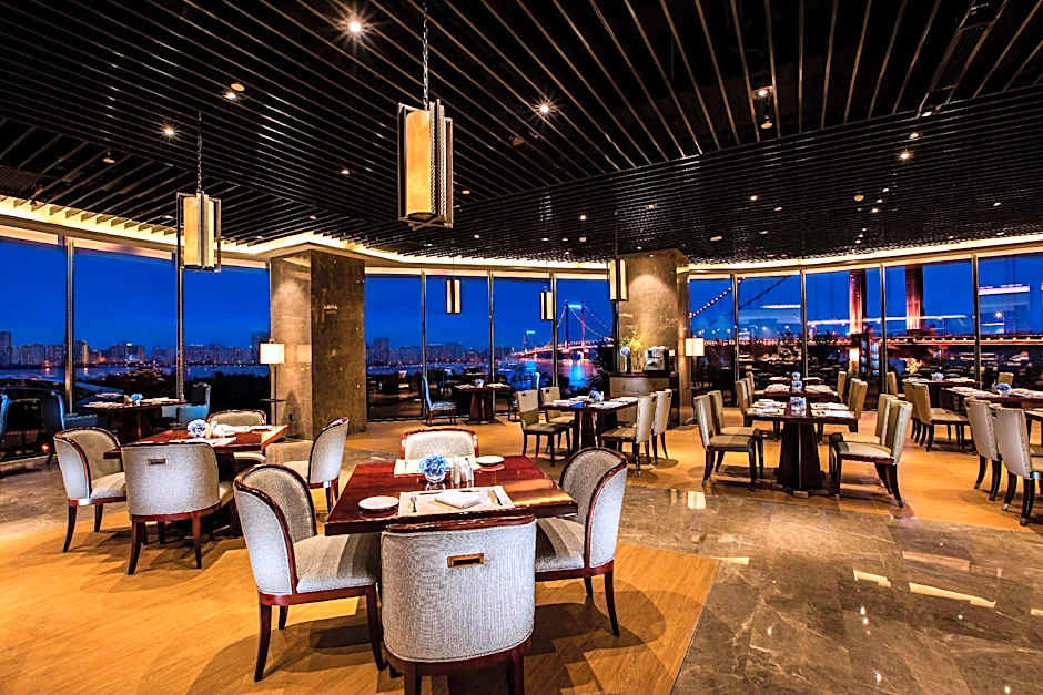 Hilton Wuhan Riverside