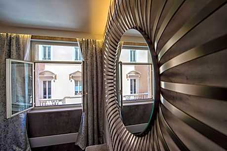 Junior Suite, 1 Bedroom (View) (1 King Bed)