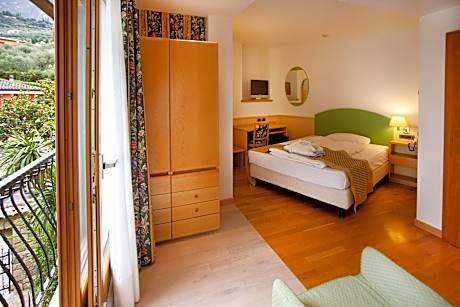 Classic Single Room with Balcony