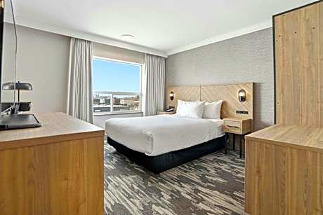 Standard Room, 1 Queen Bed