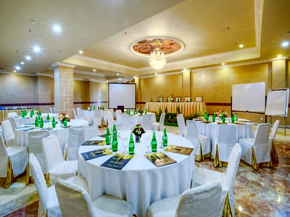 Amos Cozy Hotel Melawai