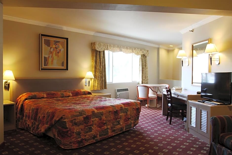 Metro Plaza Hotel