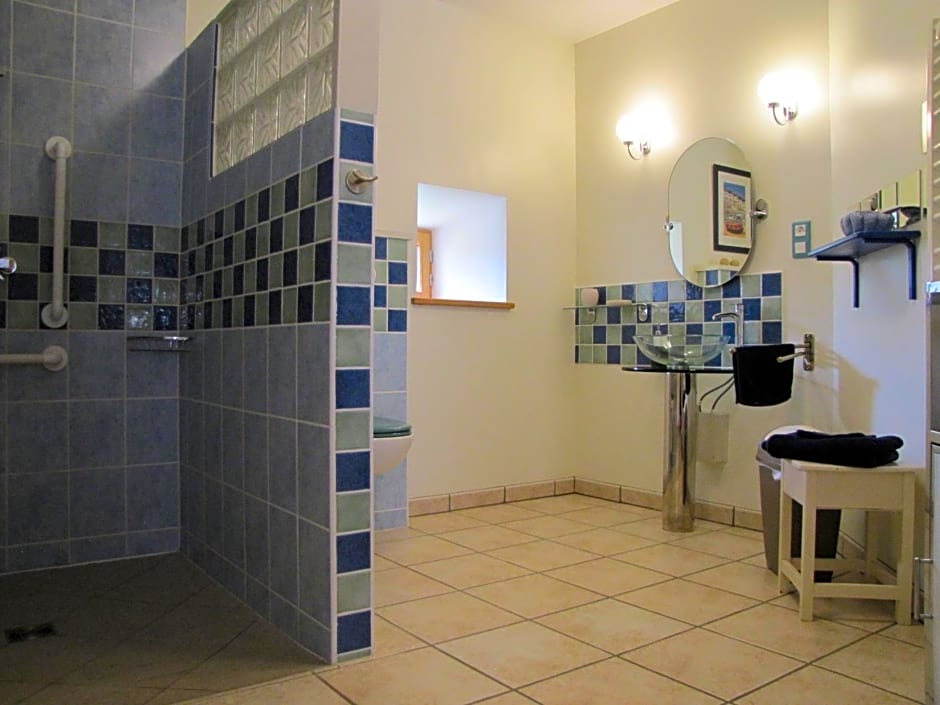 Ludothèque chambres et table d'hôtes de La Becterie