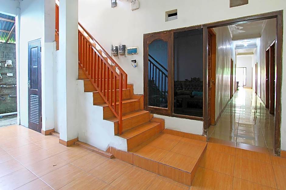 OYO 92821 Wisma Zahira 2 Syariah