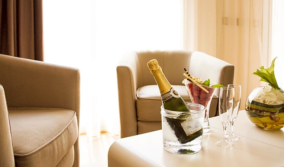 Hotel Montaigne And Spa