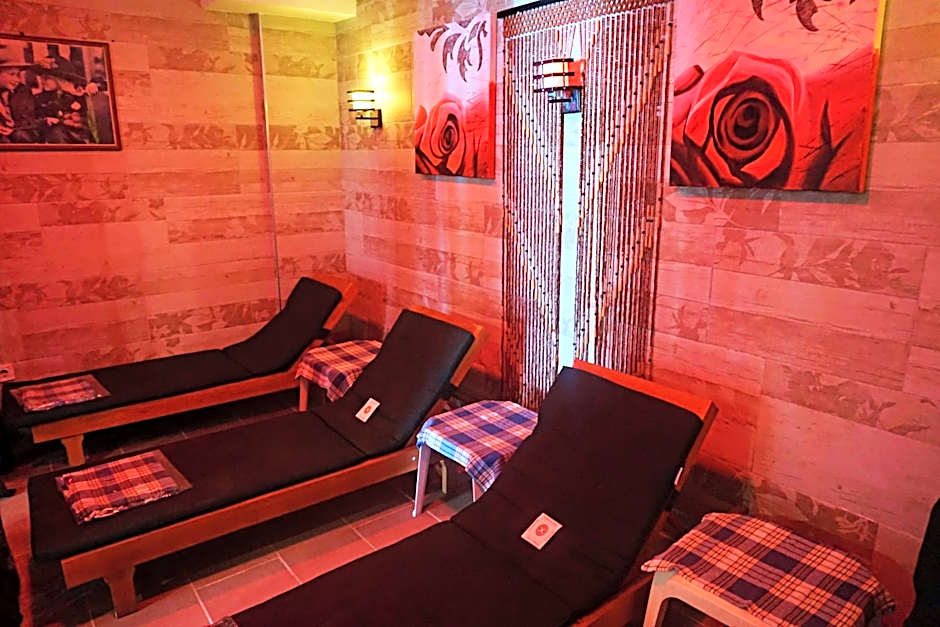 Side Legend Hotel
