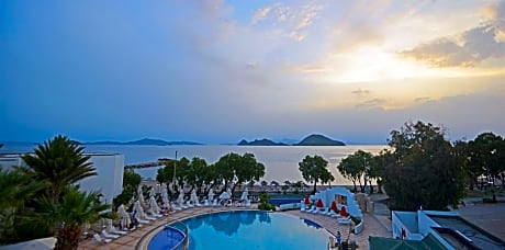 Mandalinci Beach Hotel - Alojamientos en TURGUTREIS