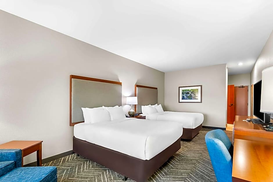 Comfort Inn & Suites Mountain Iron and Virginia