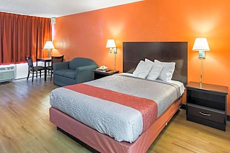 Queen Room - Smoking