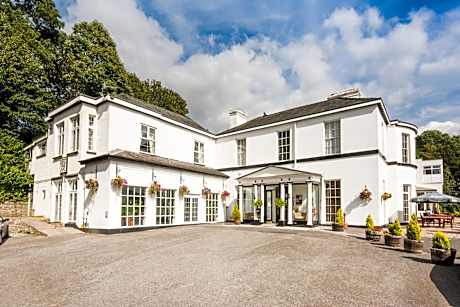 The Manor Hotel