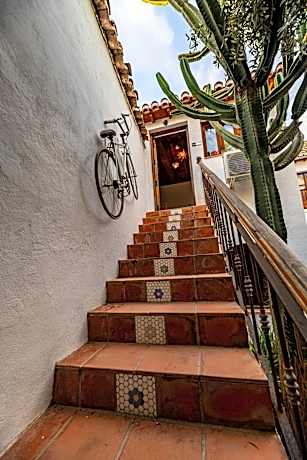 Basic Triple Room with Shared Bathroom