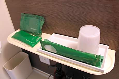 Single Room with Private Bathroom - Smoking - West Building