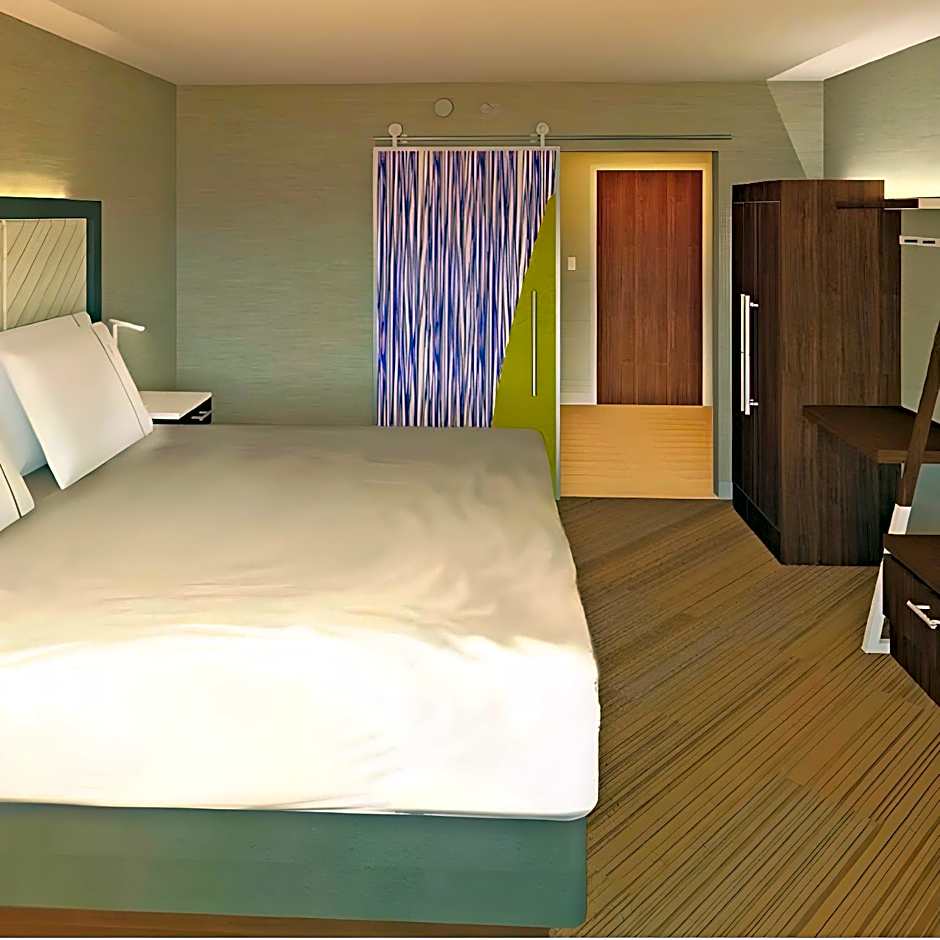 Holiday Inn Express & Suites Sterling Heights-Detroit Area By IHG