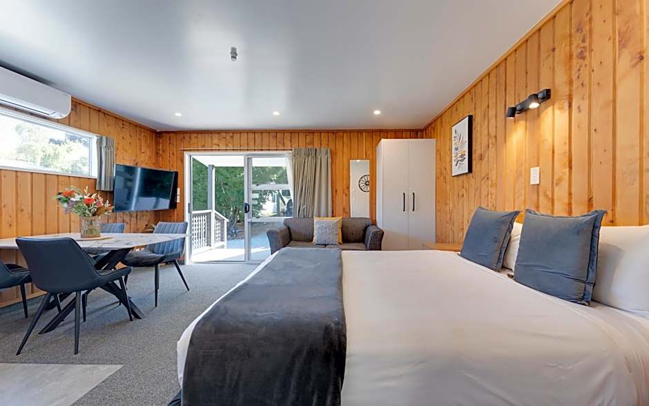 Archway Motels & Chalets