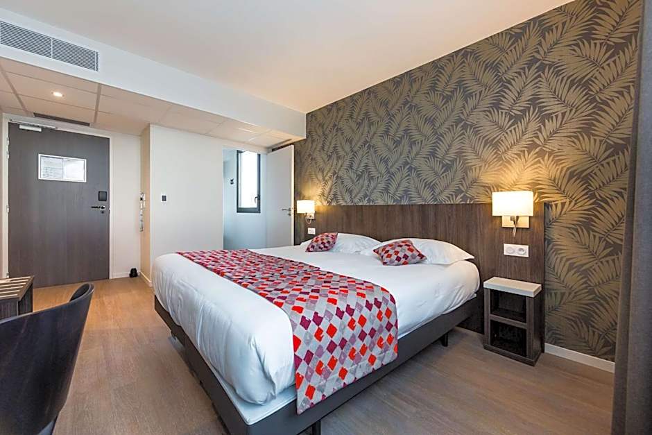 Brit Hotel Ploermel - Hotel de l'Hippodrome