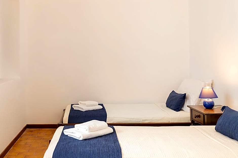 Delion Sea Apartments – Kamari, UT