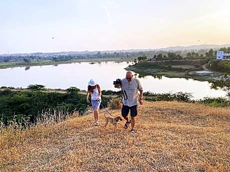 Jera Farmhouse & Lakeside stay