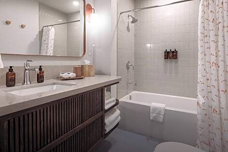 Queen Room with Two Queen Beds - High Floor