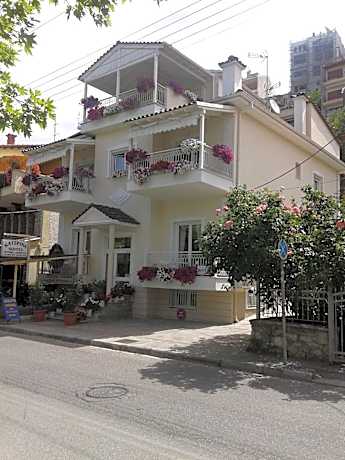 Paraliako Κaterina Lakefront - Biker Friendly Hotel