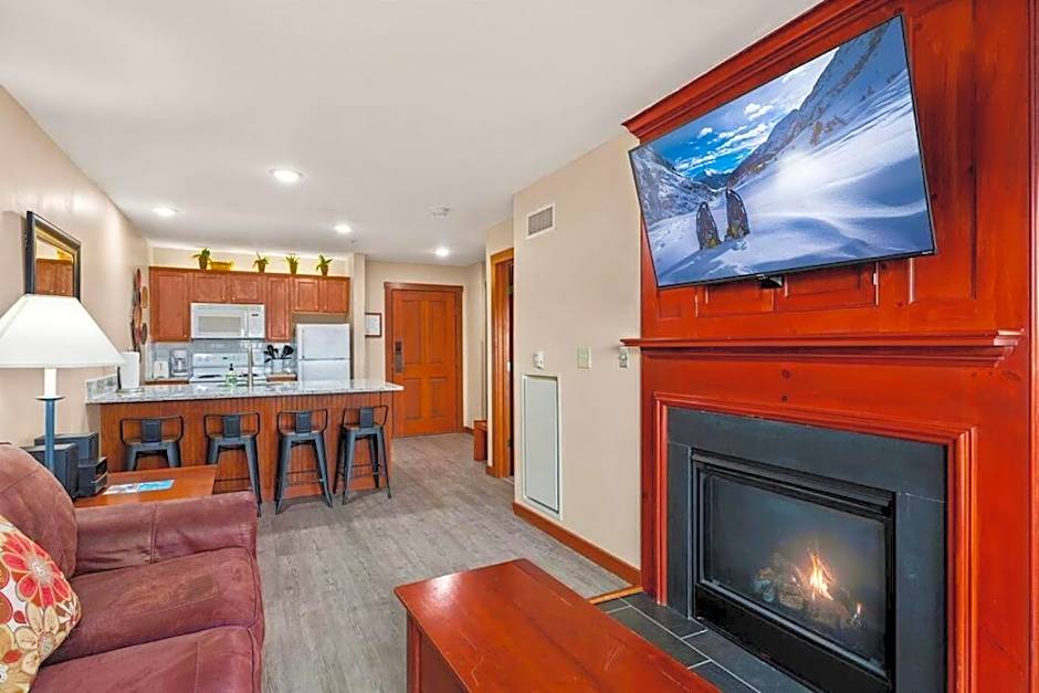Allegheny Spring 326, ski in out, Pool HotTub