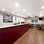 Super 8 by Wyndham Visalia