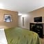 Quality Inn & Suites Des Moines - Merle Hay Road