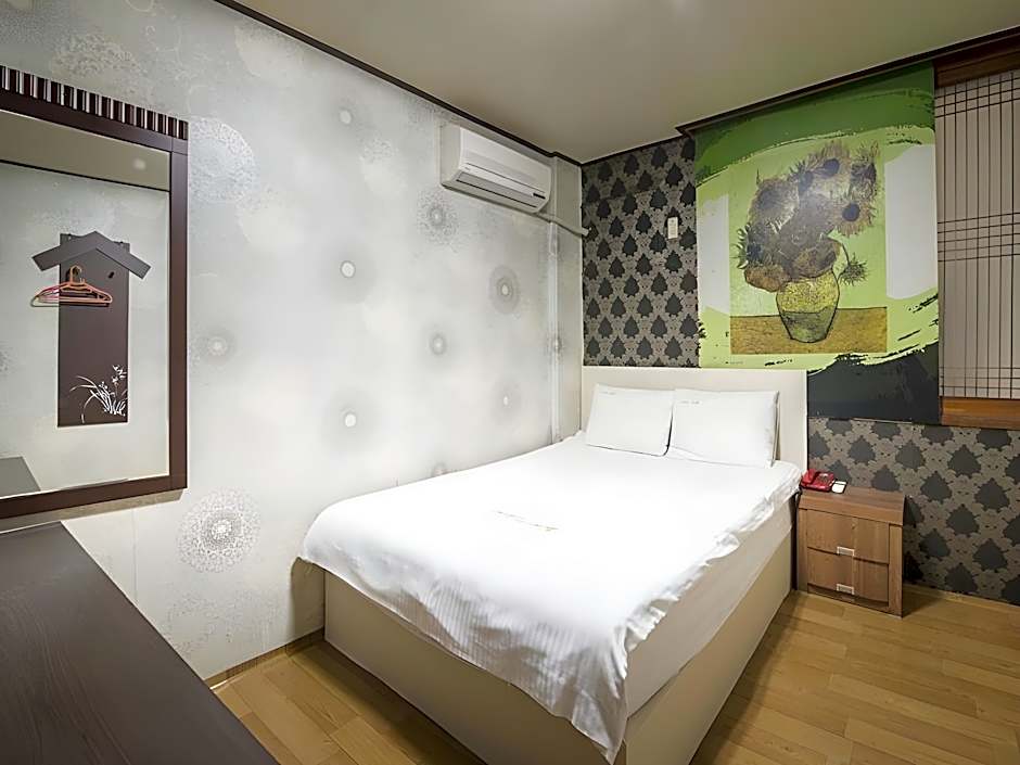 Twins Hotel
