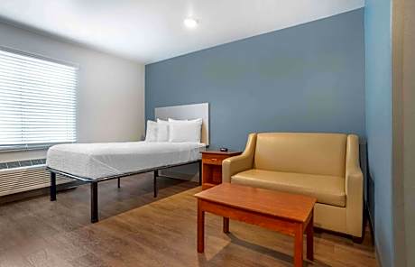 Standard Double Room with Tub - Disability Access/Non-Smoking