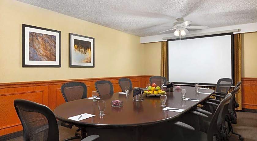 Embassy Suites by Hilton Dallas DFW Airport South
