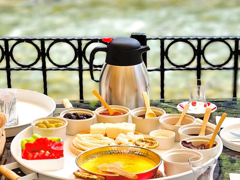 River Side TinyHouse