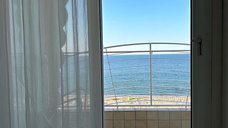 MARITTIMO Riccione - Hotel Clipper FRONTE MARE