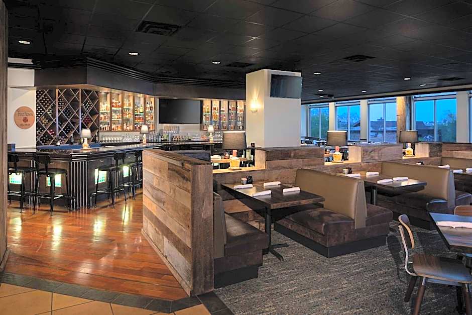 Sheraton Louisville Riverside Hotel