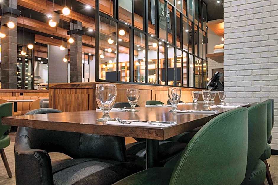 Radisson Hotel & Suites Fort Mcmurray